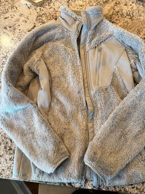 Columbia Plush Fleece Jacket in Light Gray